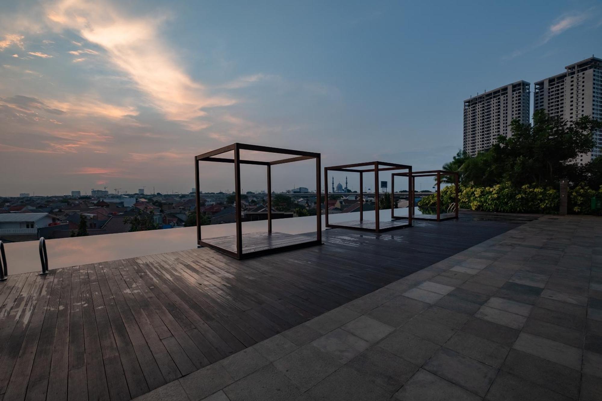 Oyo 2245 Apartment Grand Kamala Lagoon Bekasi Eksteriør bilde